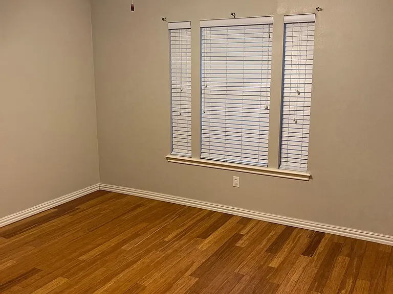 1120 La Mirada — Photo 7