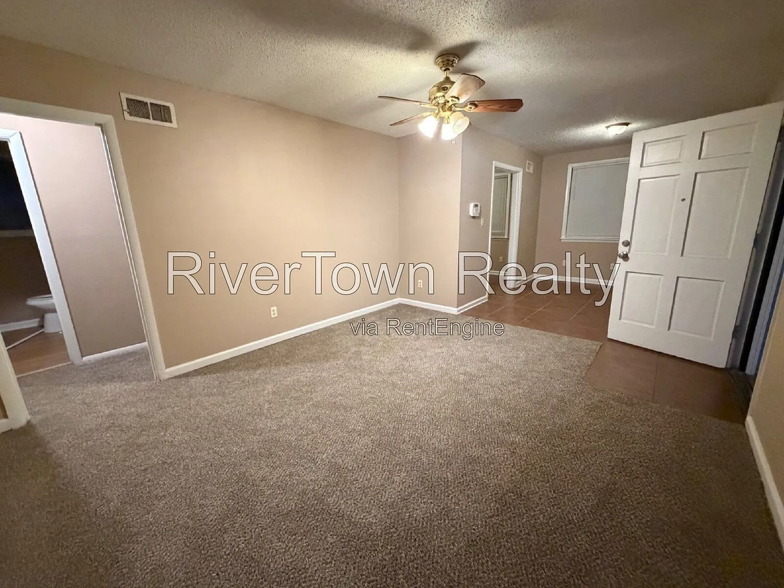 3 bed, 1.0 bath, 971 sqft, $895 — Photo 3