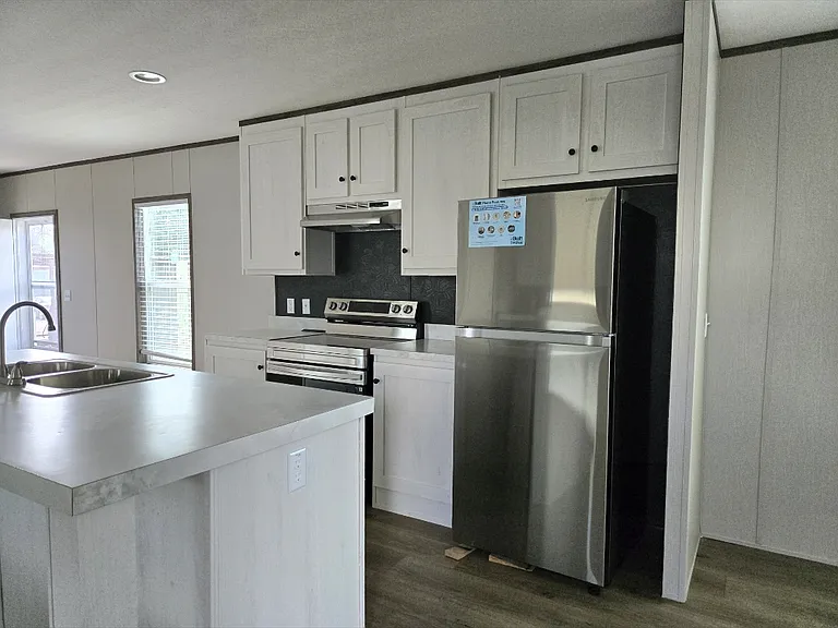 1208 Orient Ave — Photo 16