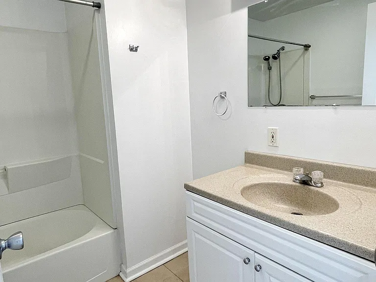 2403 S Broad St — Photo 13