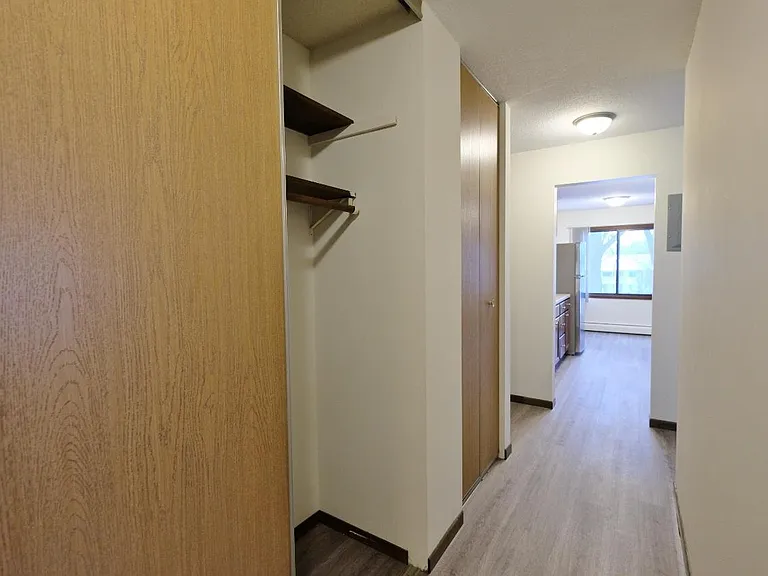 Lakehill Apartments — Photo 17