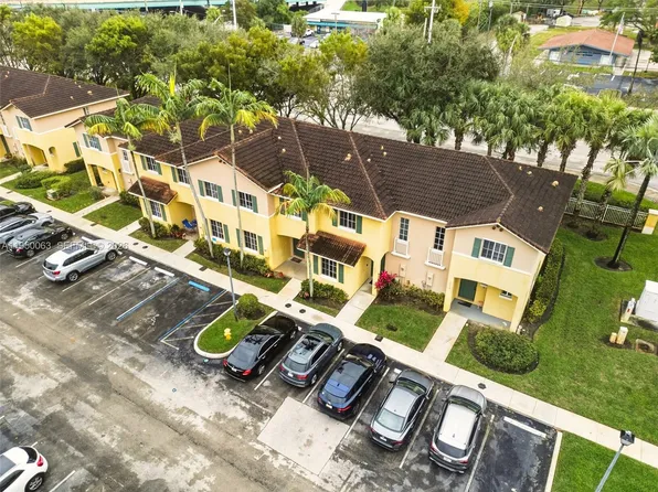 6038 SW 19th Pl, North Lauderdale, FL 33068