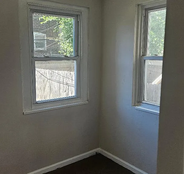 4936 Locust St — Photo 13
