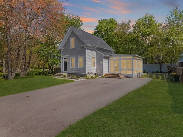 3 Edwards St, Franklin, MA 02038