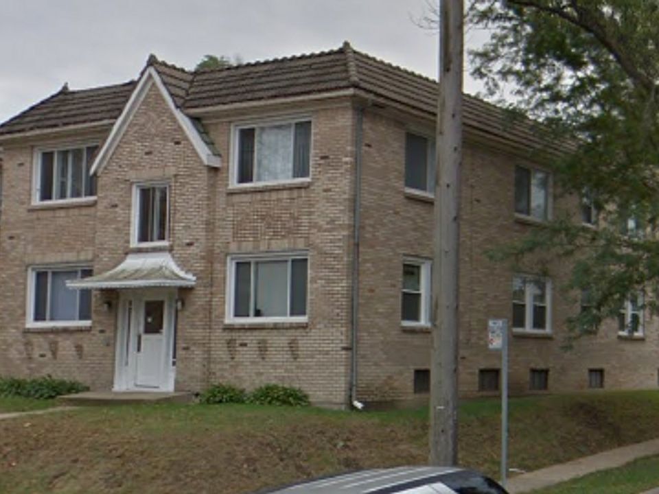 1st image of 2426-28 Benderwirt Ave #2428-1W