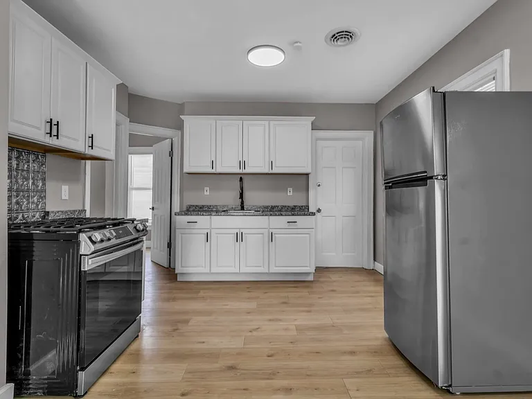 1684 William St #1 — Photo 11