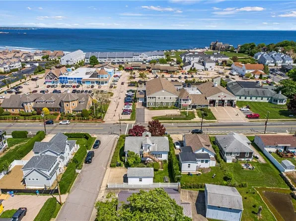 35 Caswell St, Narragansett, RI 02882