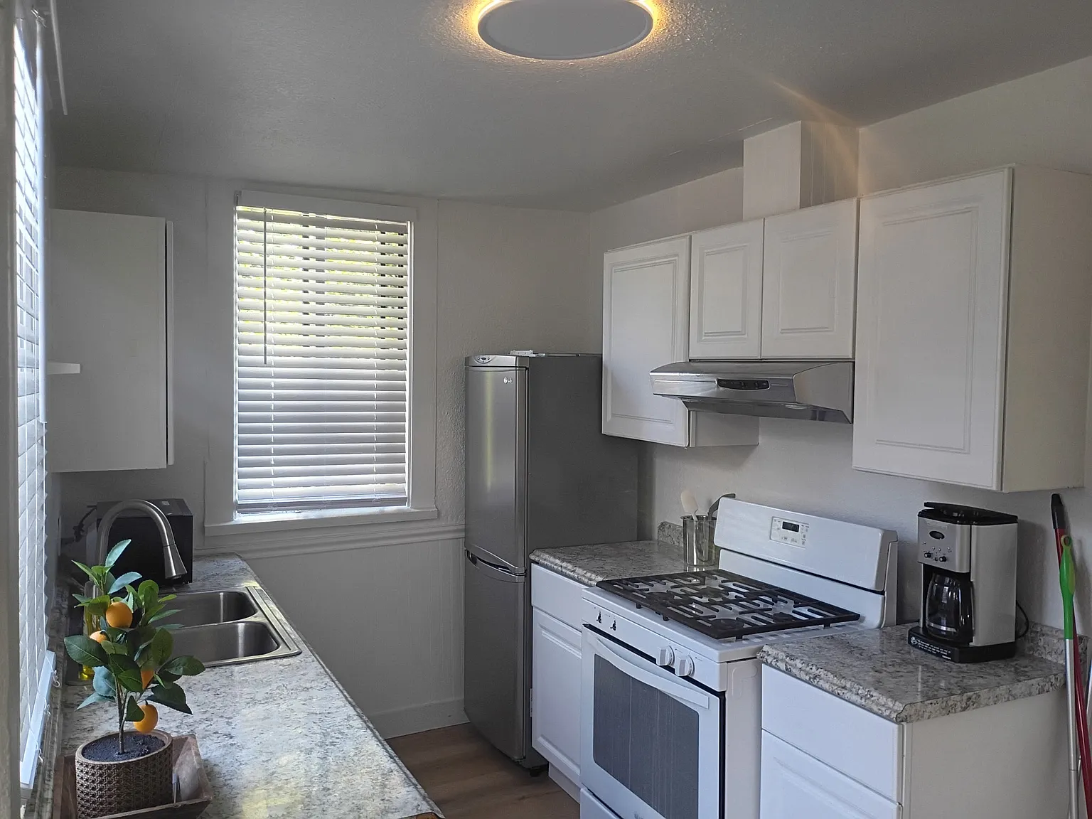 4 bed, 1300 sqft, $1,450 — Photo 3