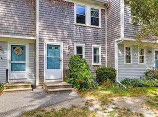300 Falmouth Rd APT 17B, Mashpee, MA 02649