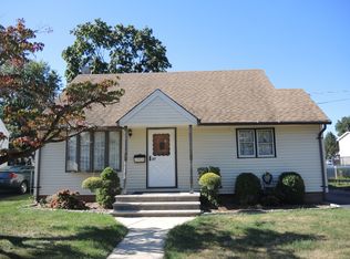 37 Long Hill Dr, Clifton, NJ