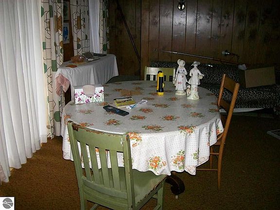 4th image of 1819 N Ogemaw Trl
