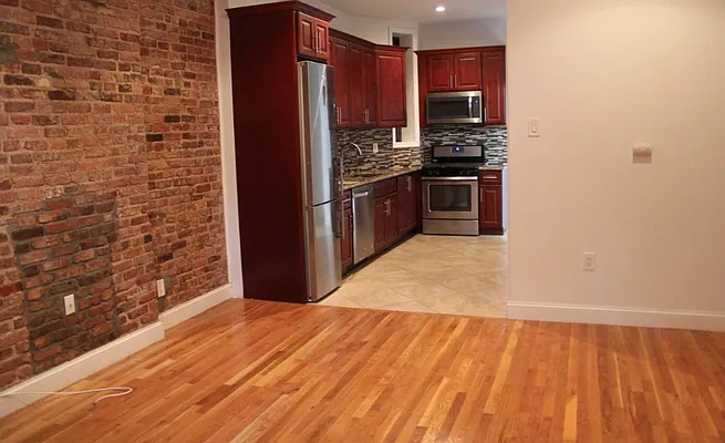 Rented by Hagstrom Management Inc | media 32