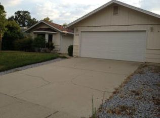 1556 Lacey Ln, Redding, CA 96003