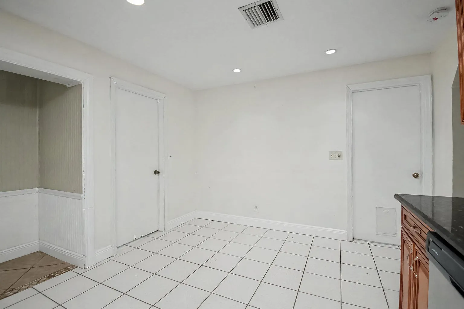 3 bed, 1436 sqft, $3,200 — Photo 3