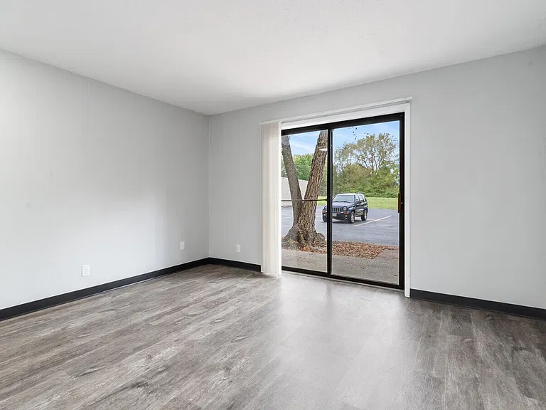 Breckenridge Davenport Apartments — Photo 19