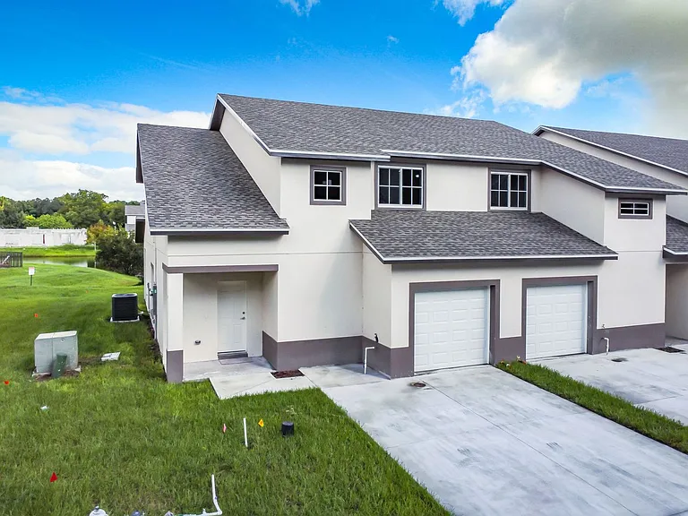 1748 Barton Towne Cir — Photo 8