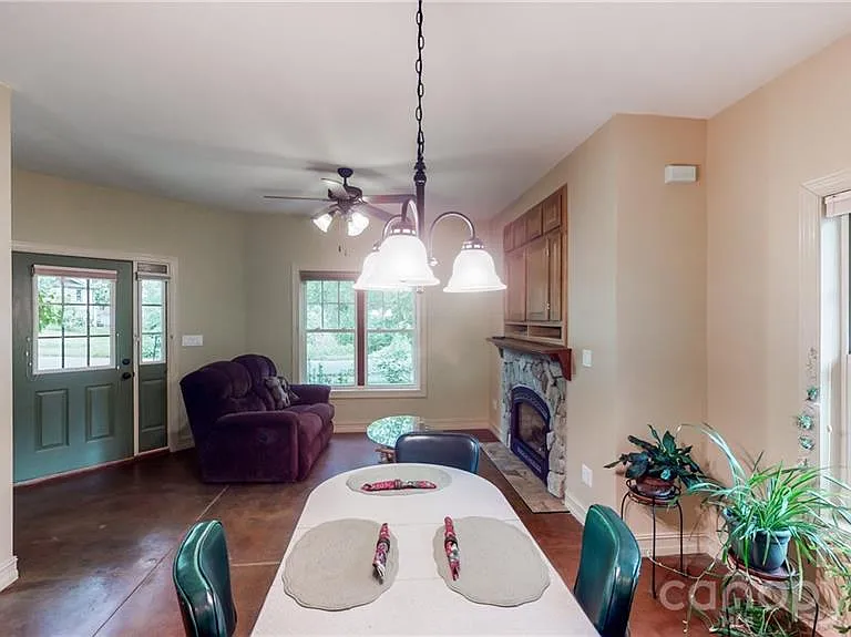 19 Sevan Ct — Photo 5