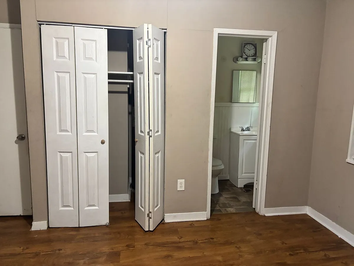 Building Photo - 3084 Oak Forest Dr