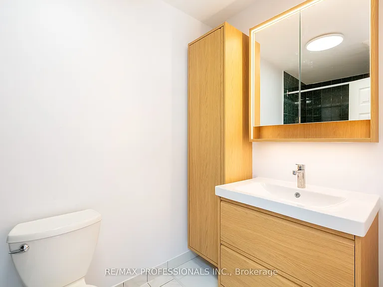 4 Runnymede Rd — Photo 25