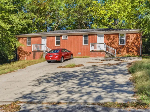 896 Locust Dr, Clarksville, TN 37040