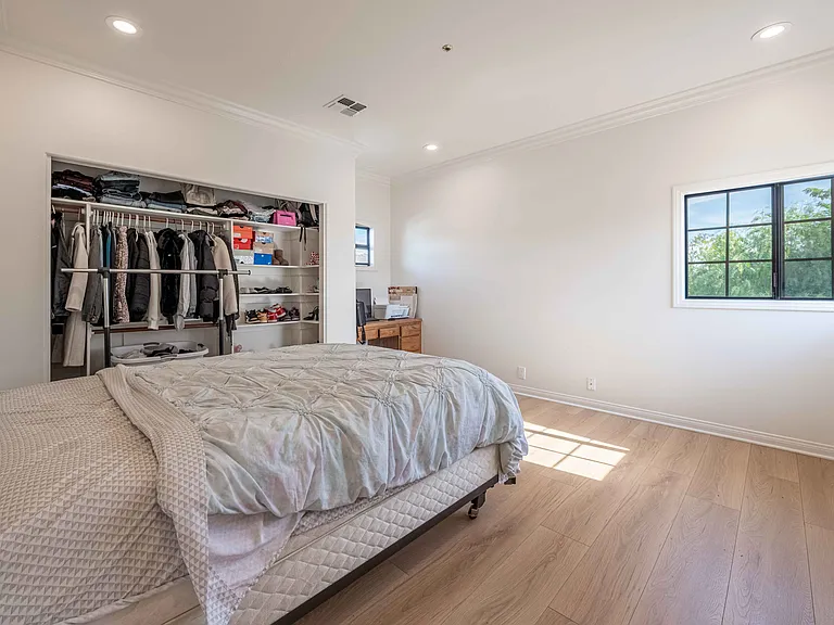 11300 Highridge Ct — Photo 38