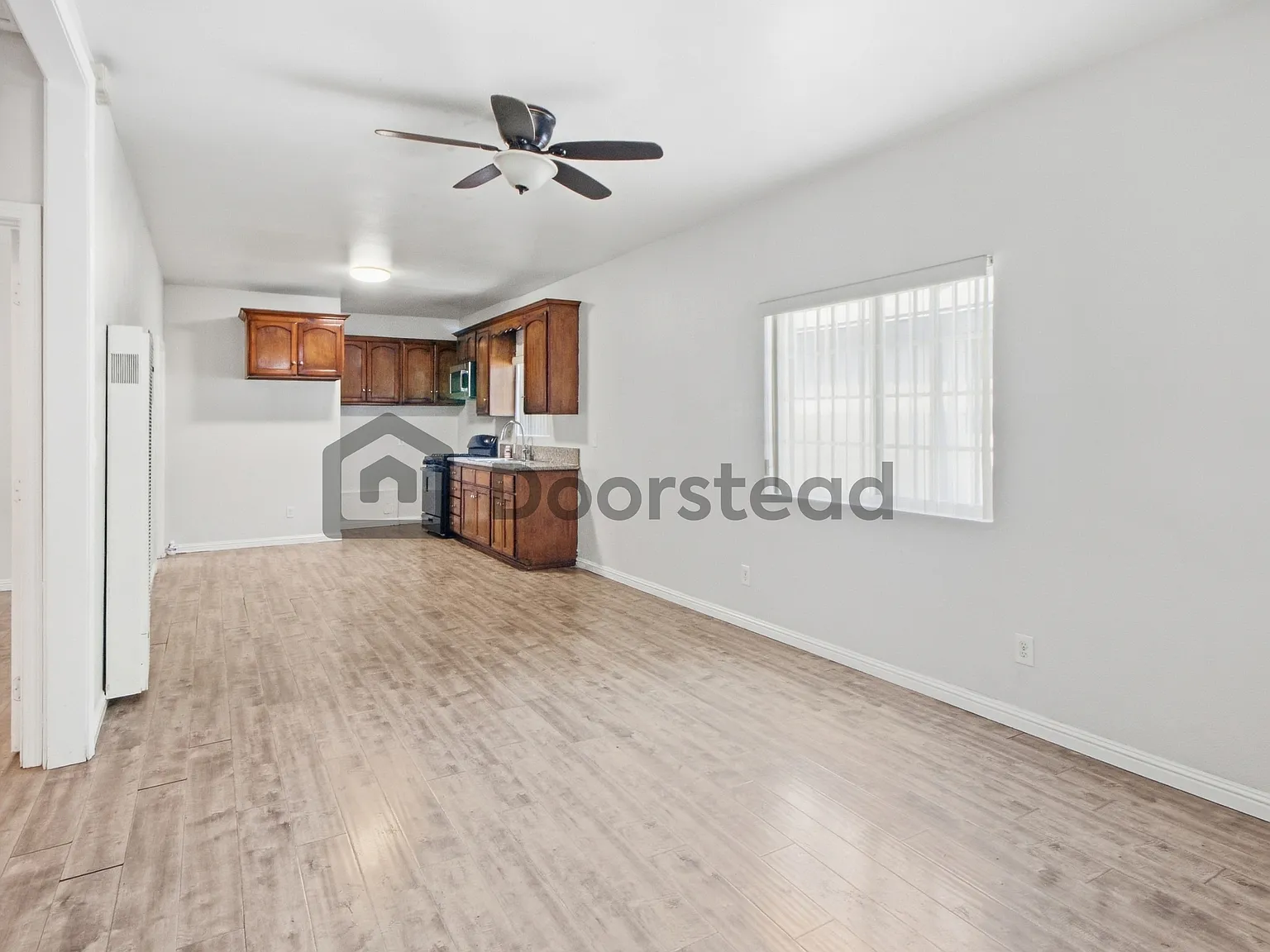 3 bed, 2.0 bath, 1504 sqft, $3,399 — Photo 2