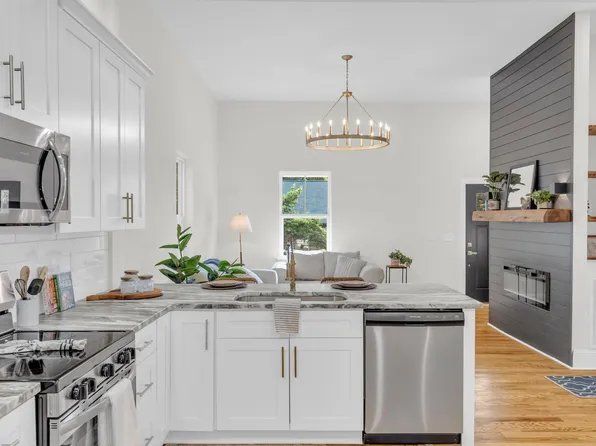 17 Moody St, Greenville, SC 29611