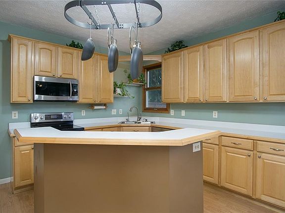 3rd image of 3740 Silver Leaf Ct