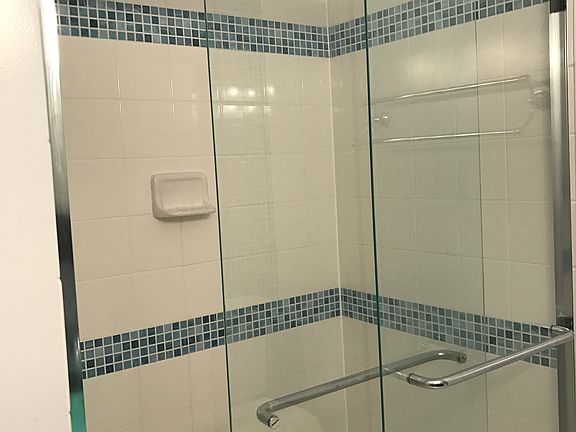 3rd image of 5331 Lake Cove Ct