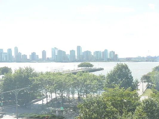 Rented by Sotheby's International Realty | media 4