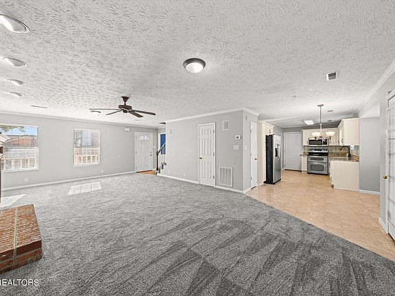 5th image of 10131 Red Hellard Ln