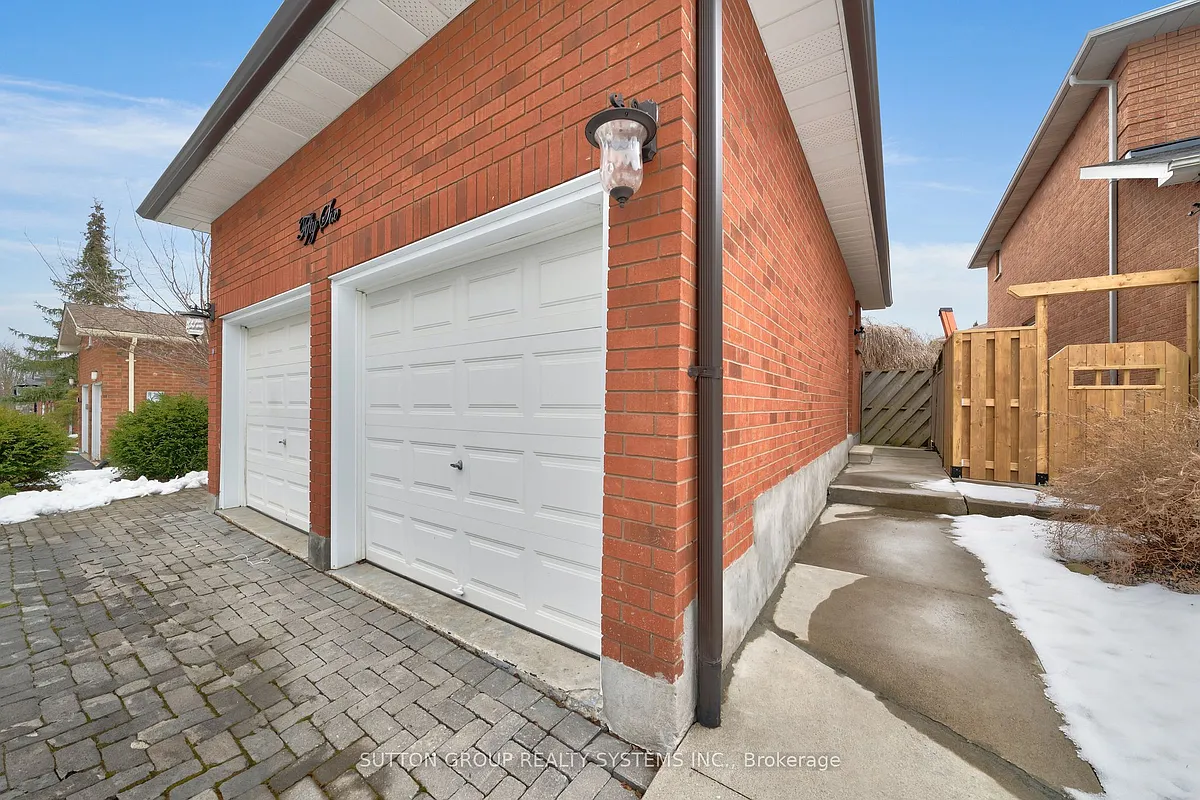 Building Photo - 56 Ballard Cres #LOWER
