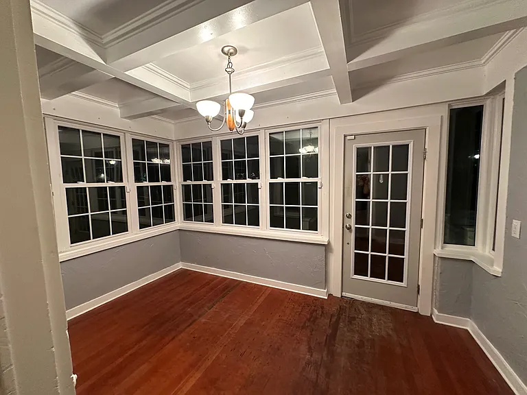 31 Park Ave — Photo 13