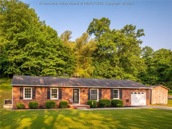 597 Rocky Step Rd, Scott Depot, WV 25560