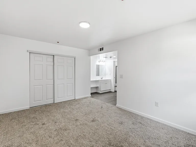 Oakbrook Apartments — Photo 59