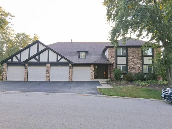 25 Algonquin Dr APT 3, Indian Head Park, IL 60525