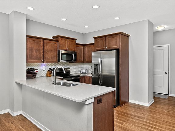 5th image of 436 W High Rd