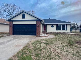 3313 W Camelot Street, Springfield, MO 65807