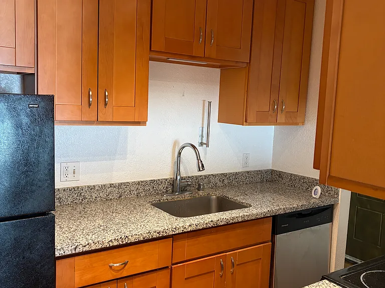 847 Rose Ave #12 — Photo 11