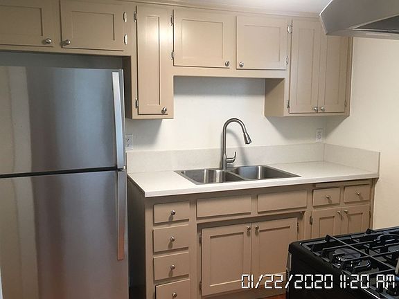 3rd image of 1028 D St APT A