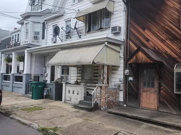 217 West Ave, Mount Carmel, PA 17851