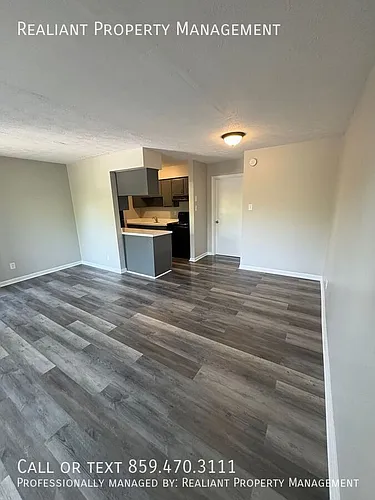 2021 Cambridge Dr Photo 1
