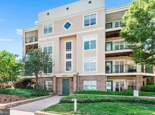 5573 Seminary Rd APT 201, Falls Church, VA 22041