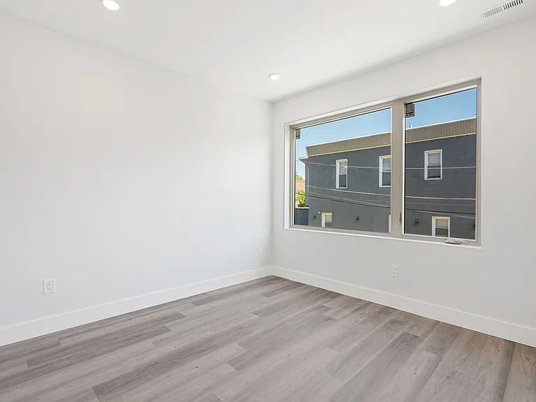 2326-28 N 9th St #201 — Photo 12