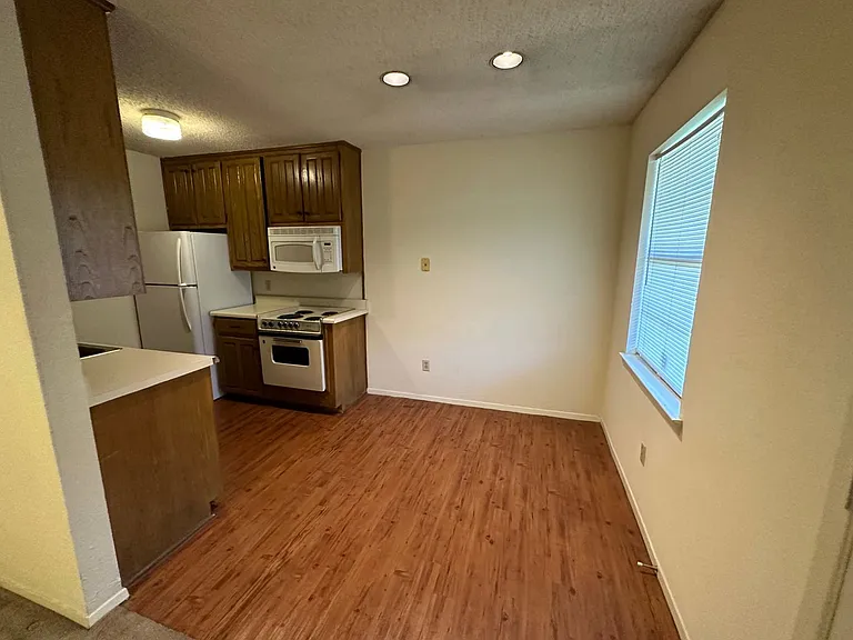 1214 Baylor Ave #1-207 — Photo 4