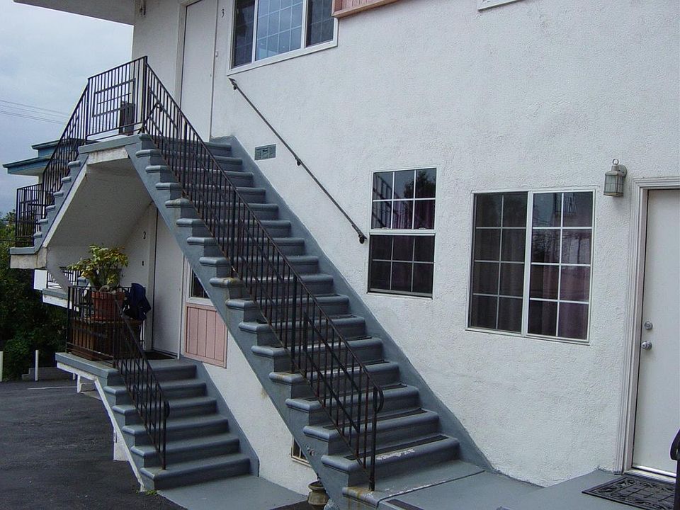 Exterior of the 4-Plex.