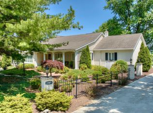 1989 Highwater Rd, Villa Hills, KY 41017