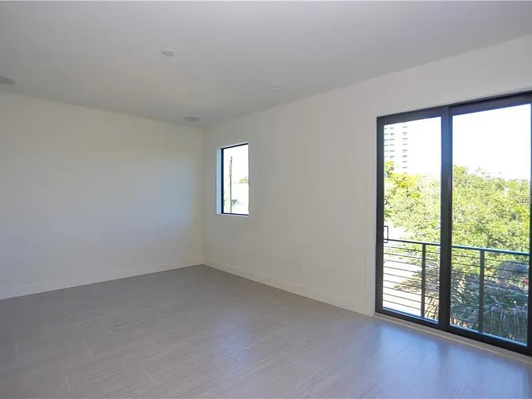 2814 W Barcelona St — Photo 14