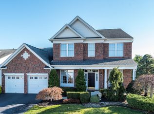 80 Riviera Dr, Monroe Township, NJ 08831