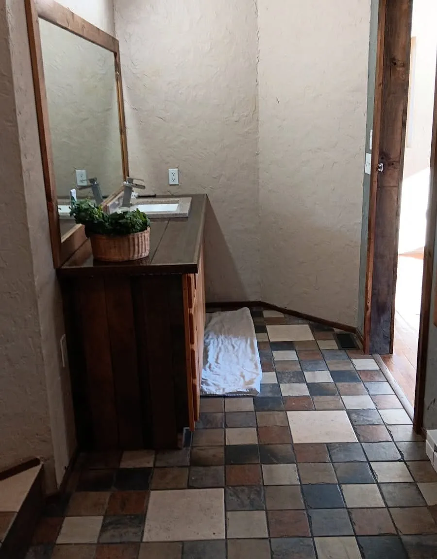 Studio, 670 sqft, $1,200 — Photo 3